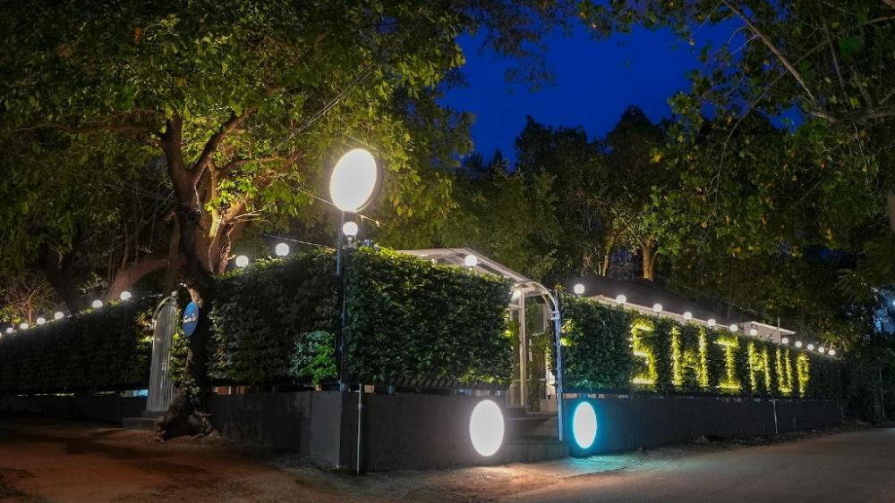 swimup suites with private pool vagator