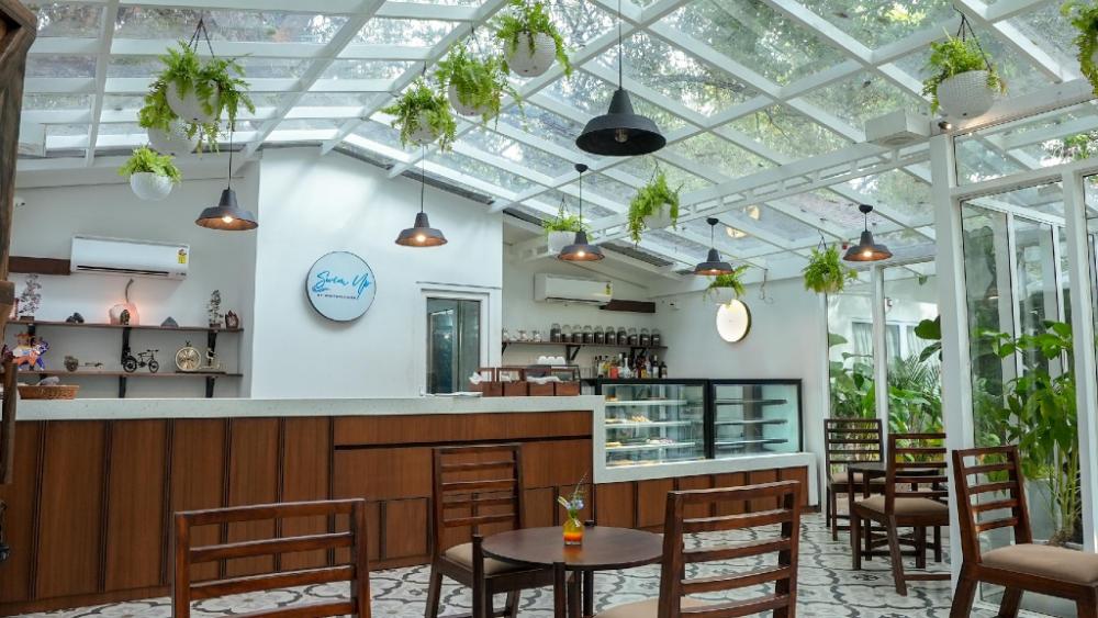 swimup suites with private pool vagator