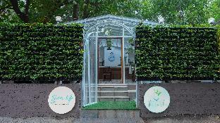 swimup suites with private pool vagator