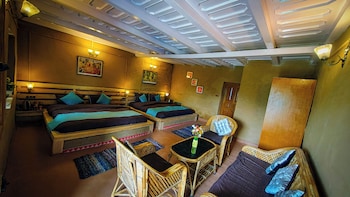 neelkanth retreat mukteashwar