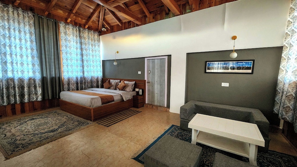 neelkanth retreat mukteashwar