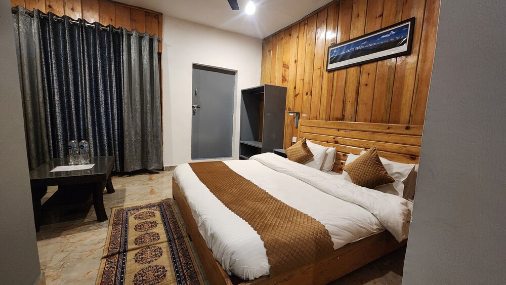 neelkanth retreat mukteashwar