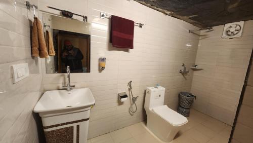 neelkanth retreat mukteashwar