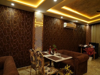 hotel banaras palace