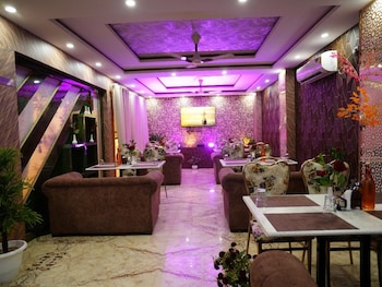 hotel banaras palace