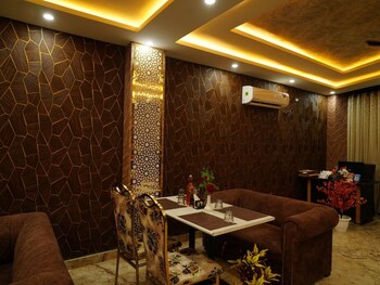 hotel banaras palace