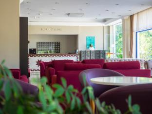 tal beach hotel
