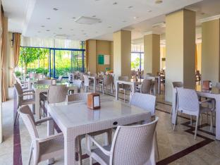 tal beach hotel
