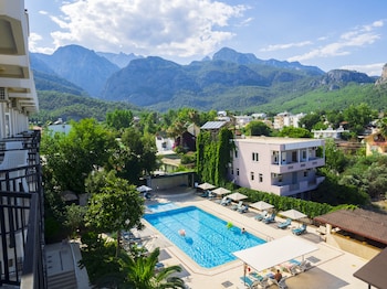tal beach hotel