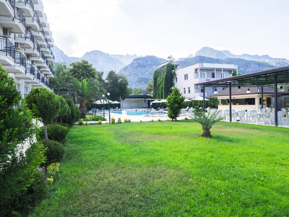tal beach hotel