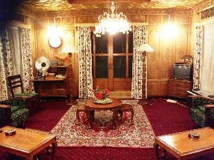 Lancashire Group Of Deluxe Classes Houseboats,India>>Srinagar,5 star