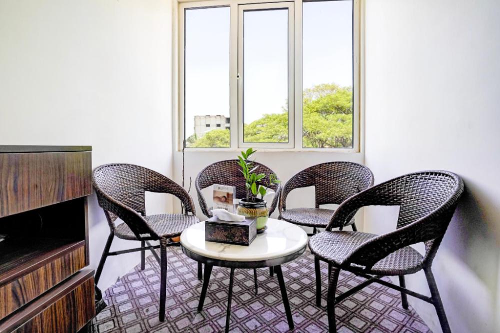 hotel emerald guestimony