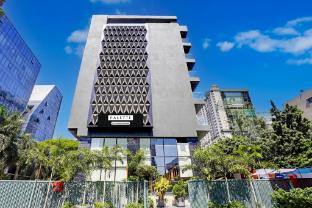 hotel emerald guestimony