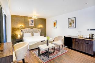 hotel emerald guestimony