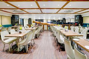 hotel emerald guestimony