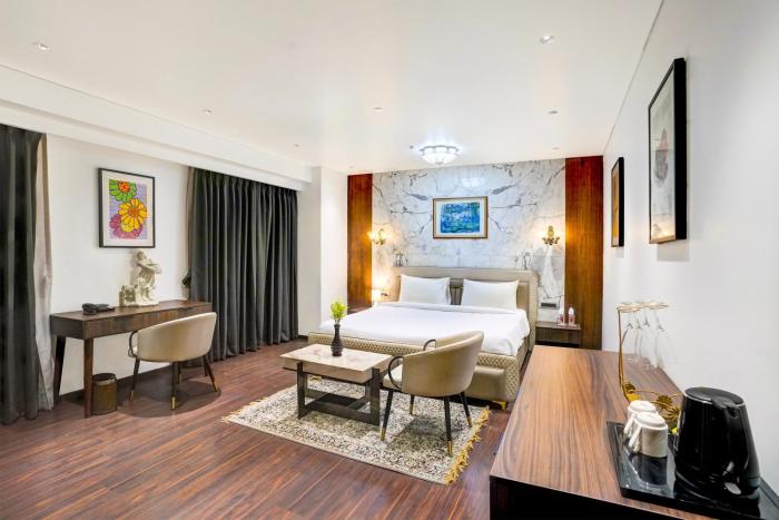 hotel emerald guestimony