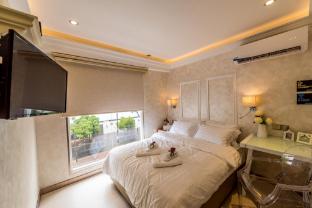 cj residence opposite public bank centre point