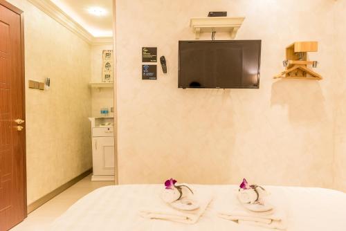 cj residence opposite public bank centre point