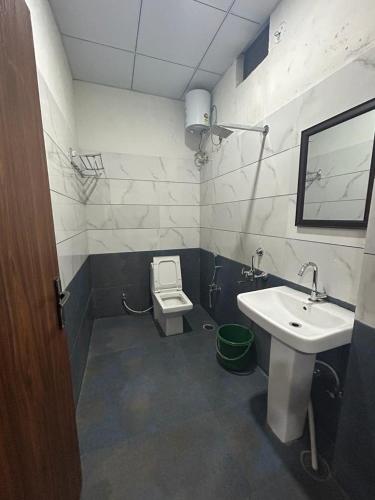 srb imperial hotel and marriage hall