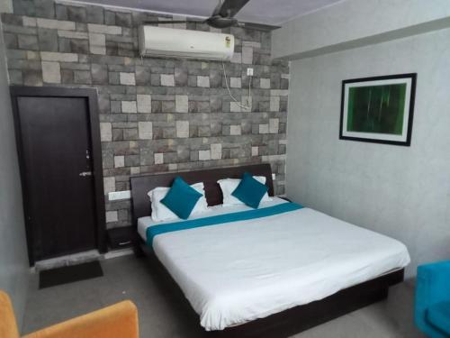 srb imperial hotel and marriage hall