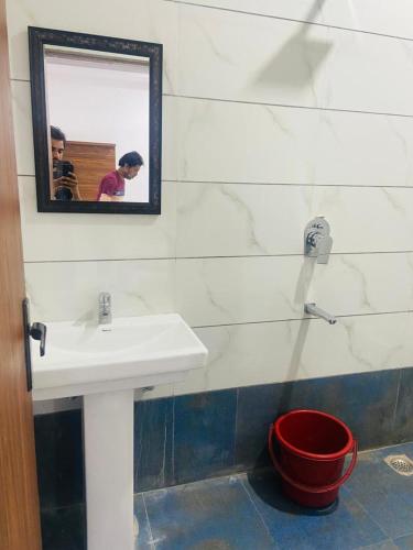 srb imperial hotel and marriage hall