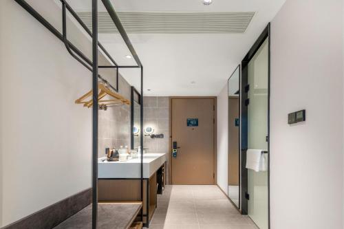 atour hotel taizhou luqiao