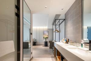atour hotel taizhou luqiao