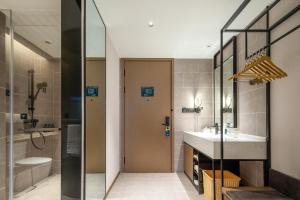 atour hotel taizhou luqiao