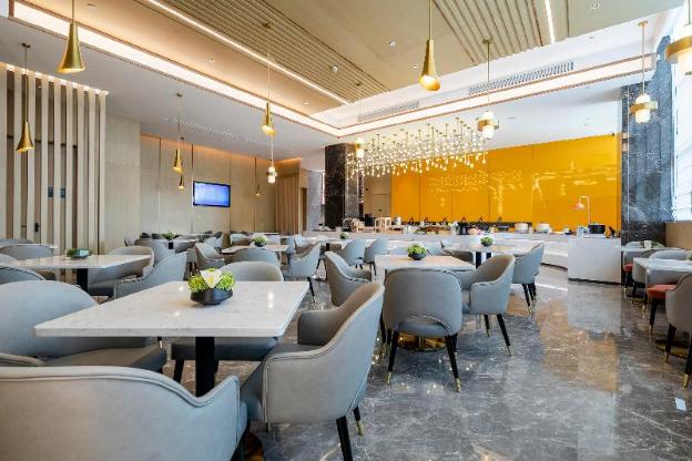 huaihua atour hotel wanda plaza south high speed railway station