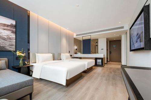 huaihua atour hotel wanda plaza south high speed railway station