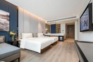 huaihua atour hotel wanda plaza south high speed railway station