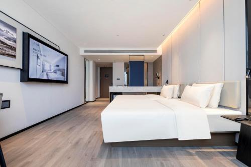 huaihua atour hotel wanda plaza south high speed railway station
