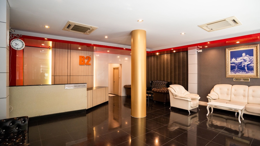 b2 korat night market boutique and budget hotel