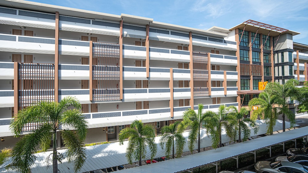 b2 korat night market boutique and budget hotel