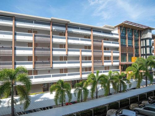 b2 korat night market boutique and budget hotel