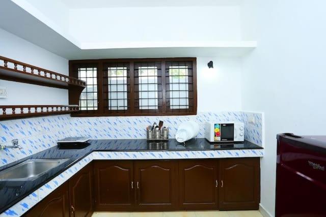 the solo apartments kadavanthra