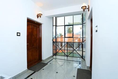 the solo apartments kadavanthra