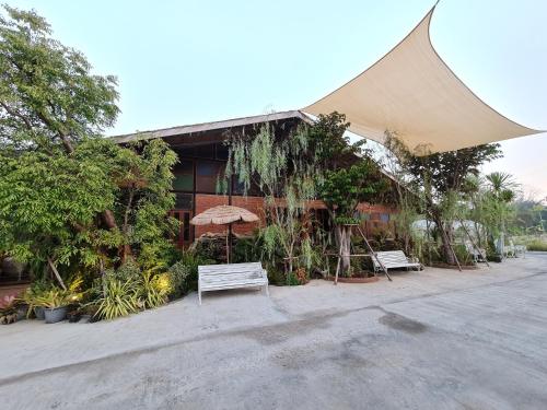 tasana garden saraphi
