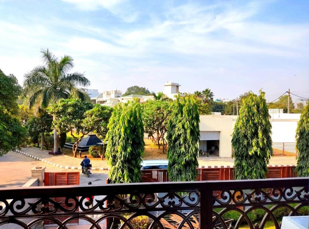 when in gurgaon service apartments