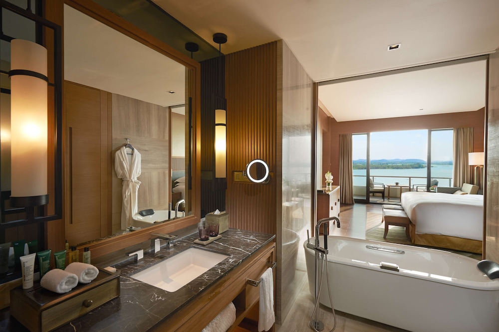hilton wuhan optics valley
