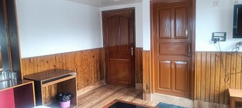 hotel knight inn by roh