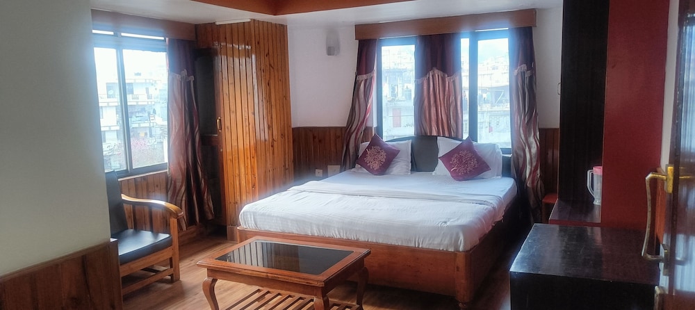 hotel knight inn by roh