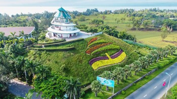 carmelina beach resort