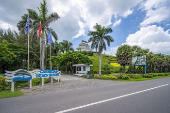 carmelina beach resort