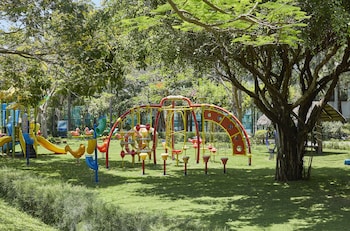 carmelina beach resort