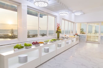 carmelina beach resort