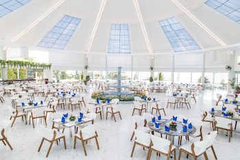 carmelina beach resort