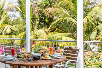 carmelina beach resort