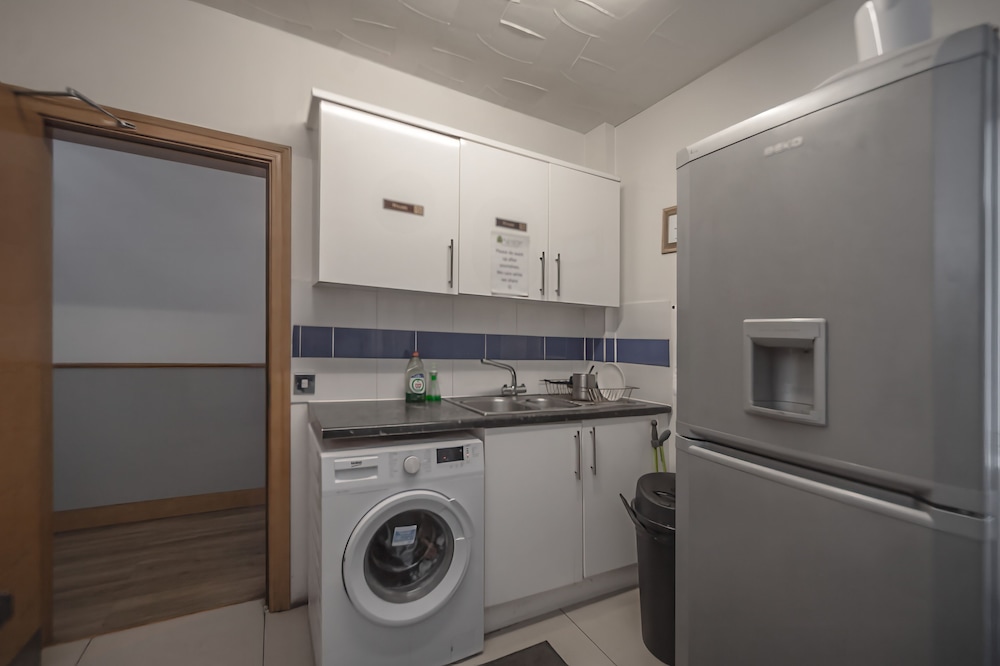 flexistay aparthotel sutton