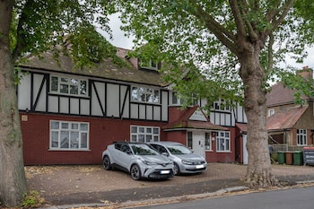 flexistay aparthotel sutton